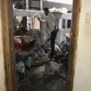 রহস্যজনক বিস্ফোরণে বিধ্বস্ত ঘর ও আশপাশের ভবন
