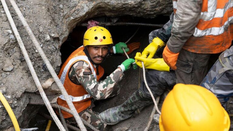 নেপালের টানেল থেকে উদ্ধার: এক অবিশ্বাস্য অলৌকিক অভিযানের গল্প